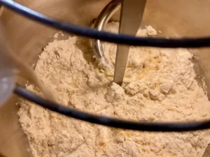 Versare liquidi nell’impasto
