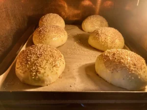 Panetti cotti dorati